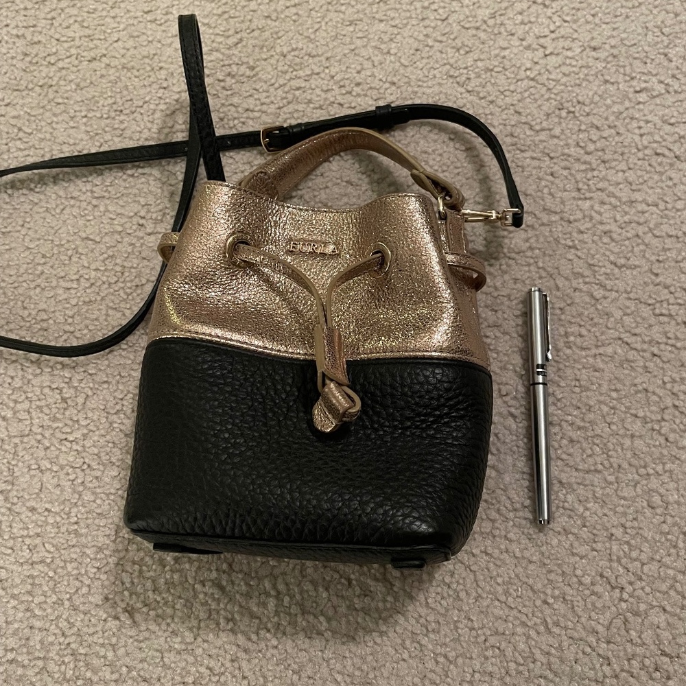 Furla leather crossbody Bucket handbag for woman purse